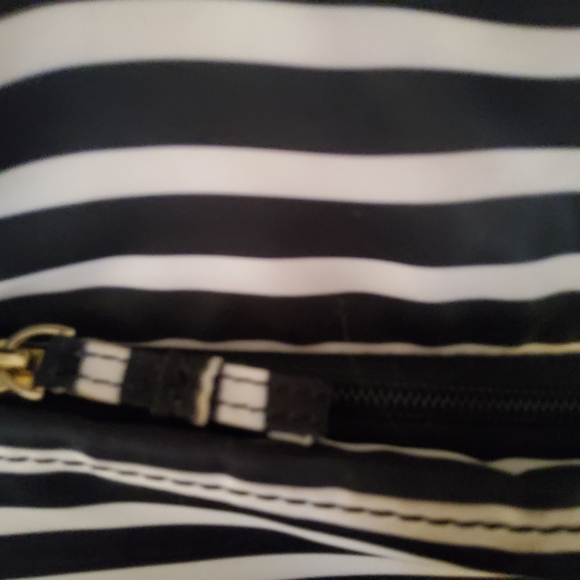 Kate Spade Black and White Stripe Barbara Duffle GUC - Picture 15 of 15